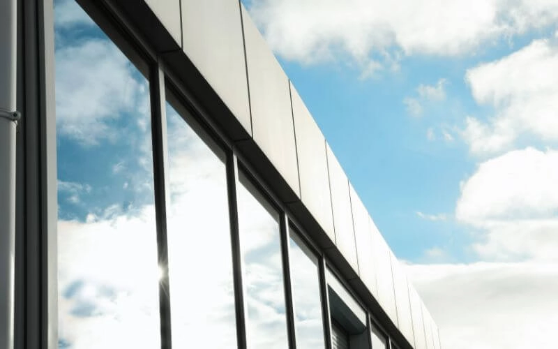 Architectural_Modern_Building_Window_Tinting