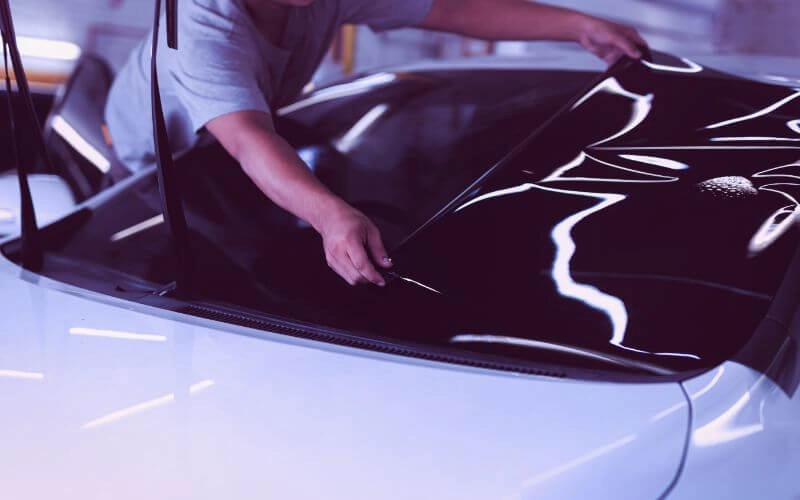 Closeup_Auto_Glass_Tinting_Process